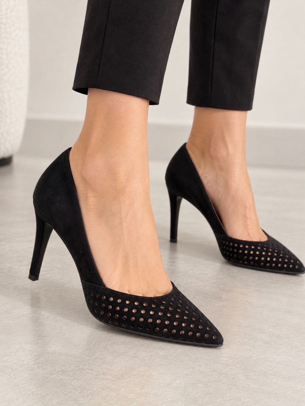 Audrey Brooke Classic Black Suede Pointed Toe Stiletto Pump - Women's  Heels 8.5